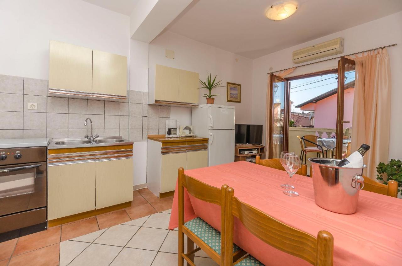 Apartments Villa Estella Srima Ngoại thất bức ảnh