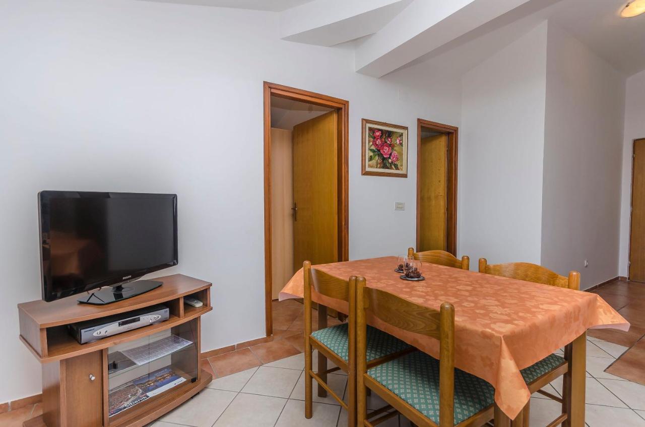 Apartments Villa Estella Srima Ngoại thất bức ảnh