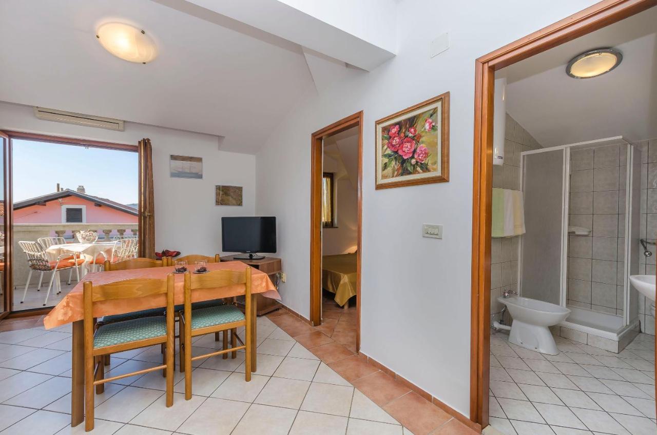 Apartments Villa Estella Srima Ngoại thất bức ảnh